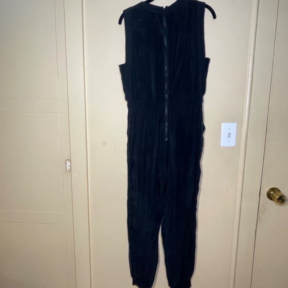 Zila Sleeveless Jumpsuit in Black Alice + Olivia - Picture 2 of 16
